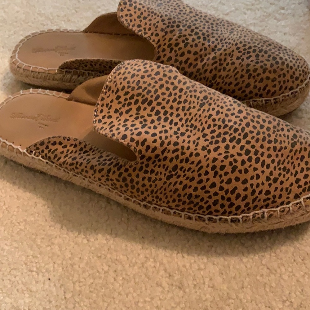 Universal Thread Espadrille slide-on loafers
